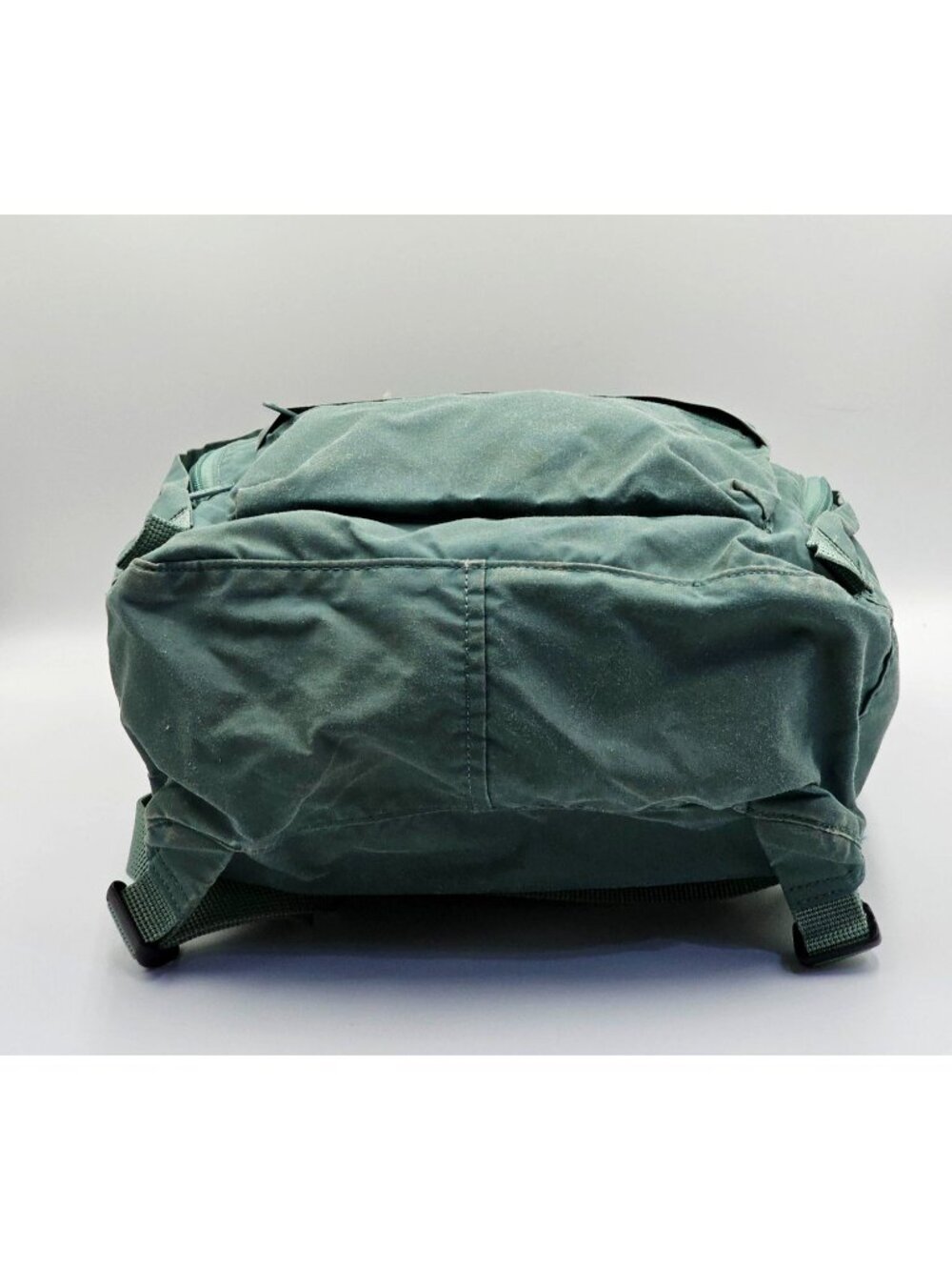 Fjallraven Kanken Unisex Green Vinylon F Classic Backpack Small 2722 - Picture 8 of 13